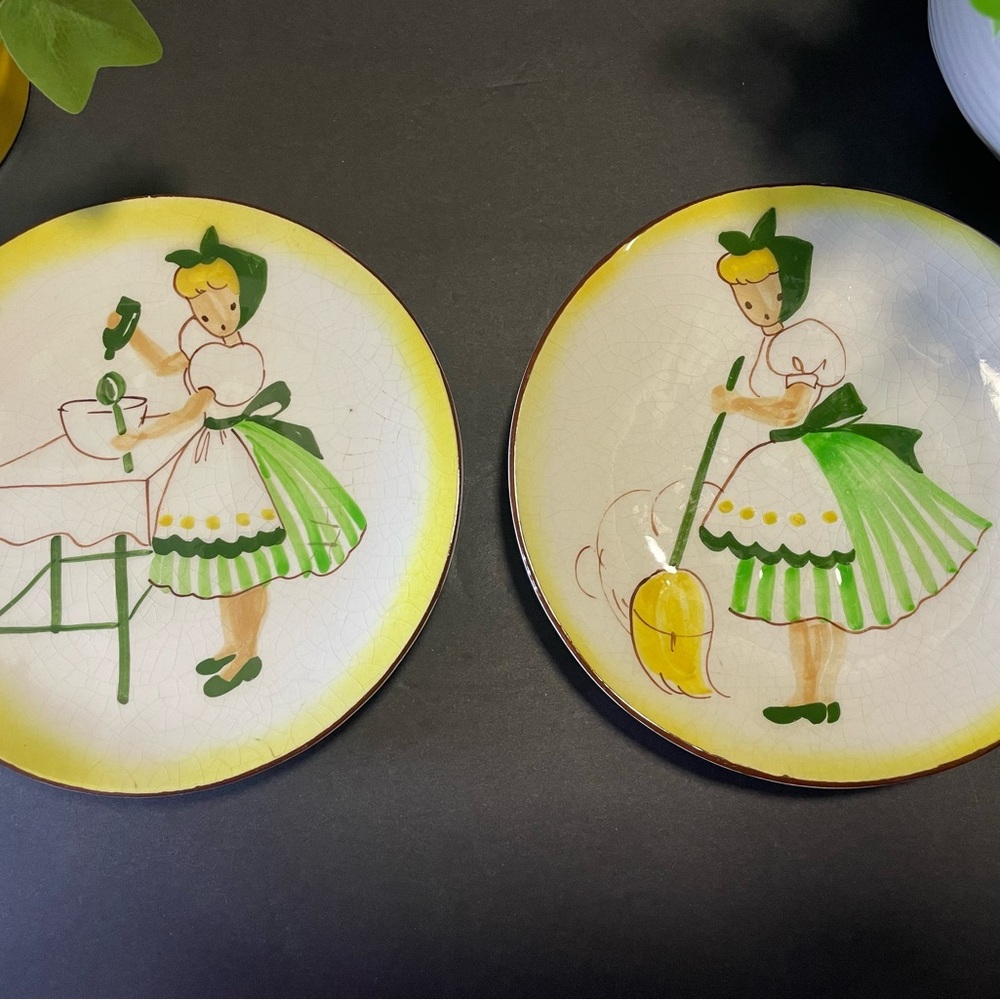Vintage Set of 2 - 1930’s Florencita/Decora of California Decorative Wall Plates